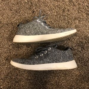 Women’s Lace Up Athletic Shoes Size 8.5